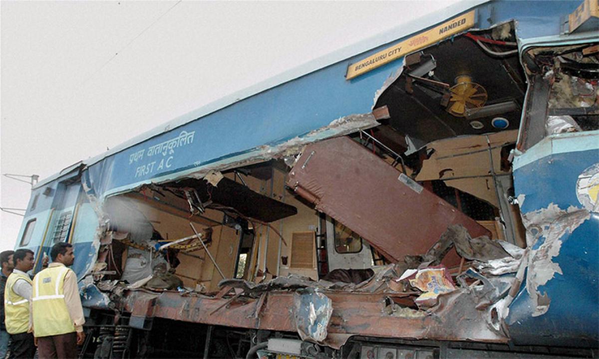 K’taka MLA among 5 killed in train truck smash